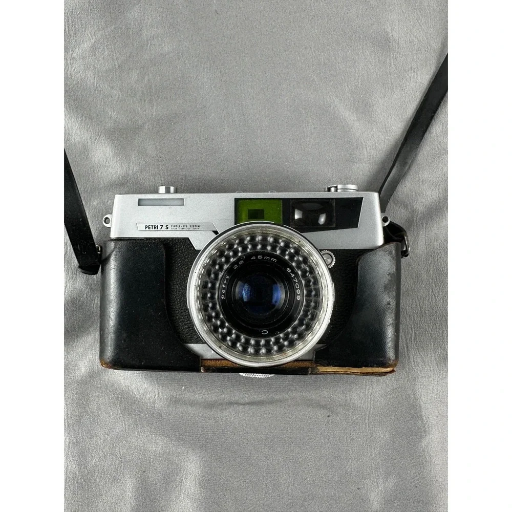PETRI 7S CircleEyeSystem‎ 35mm Film Camera 45mm f/2.8 Lens Case & Strap UNTESTED
